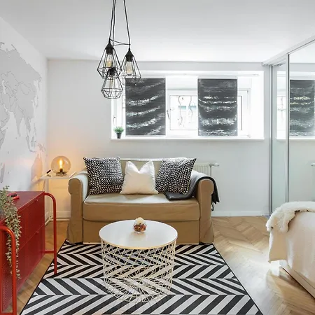 Apartment Modern Near British Square *